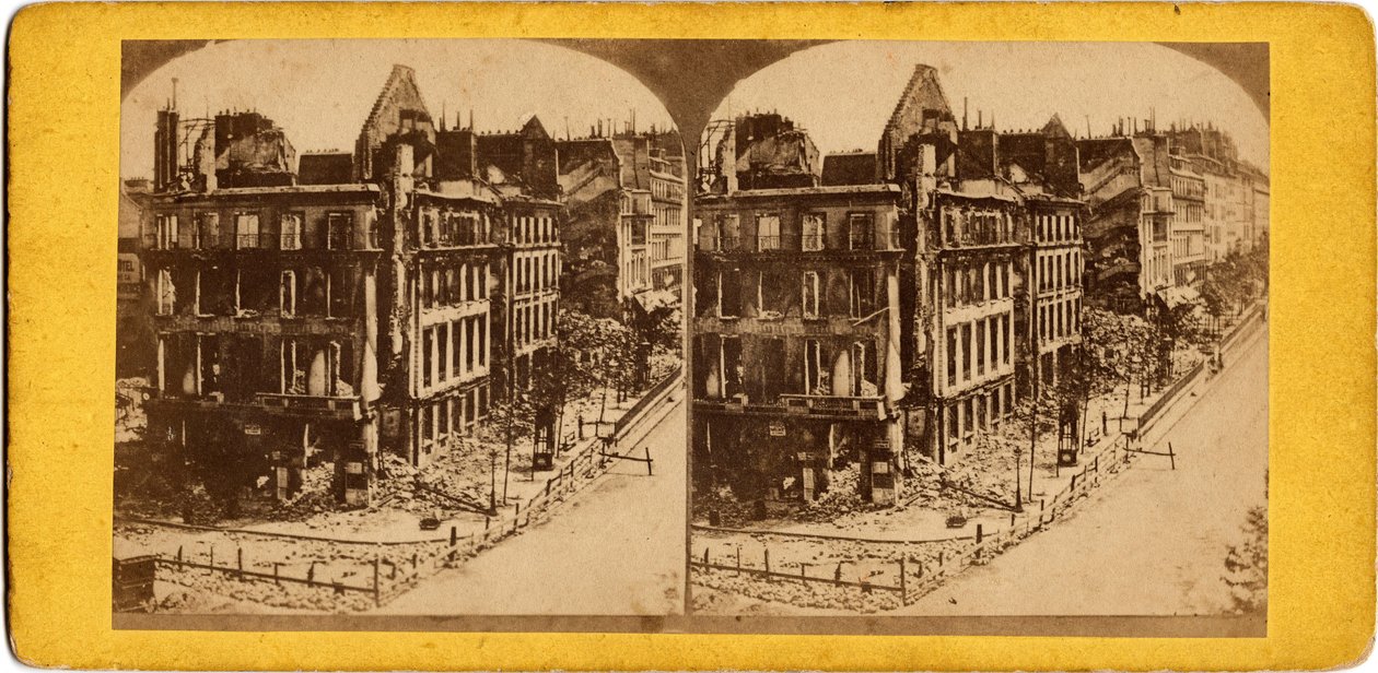 Gemeente van Parijs (1871): zicht op Parijs in puin. Anonieme fotografie door Unbekannt