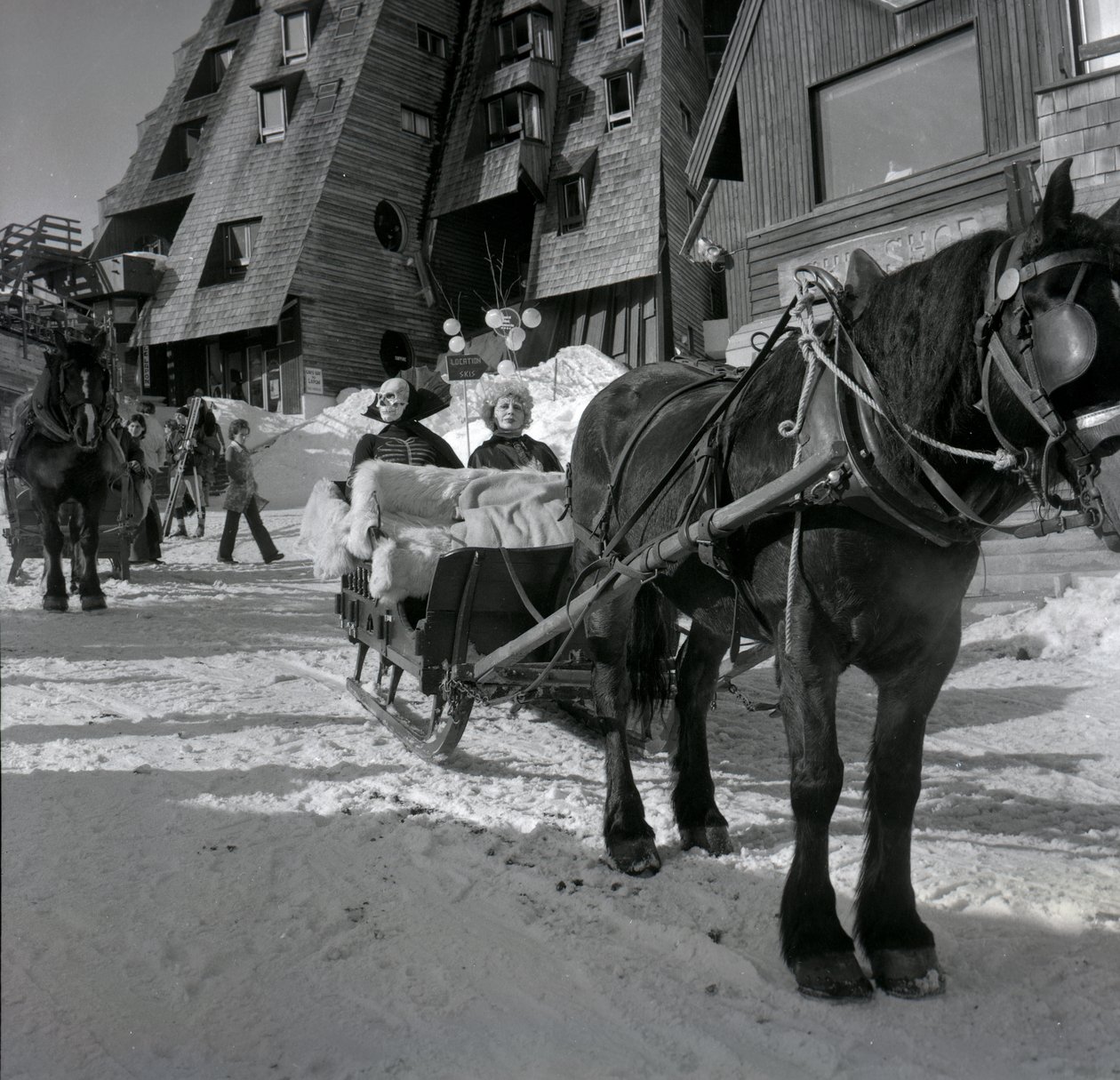 P. Topaloff en Alice Sapritch in Avoriaz tijdens het Fantastic Film Festival op 29 januari door Unbekannter Künstler