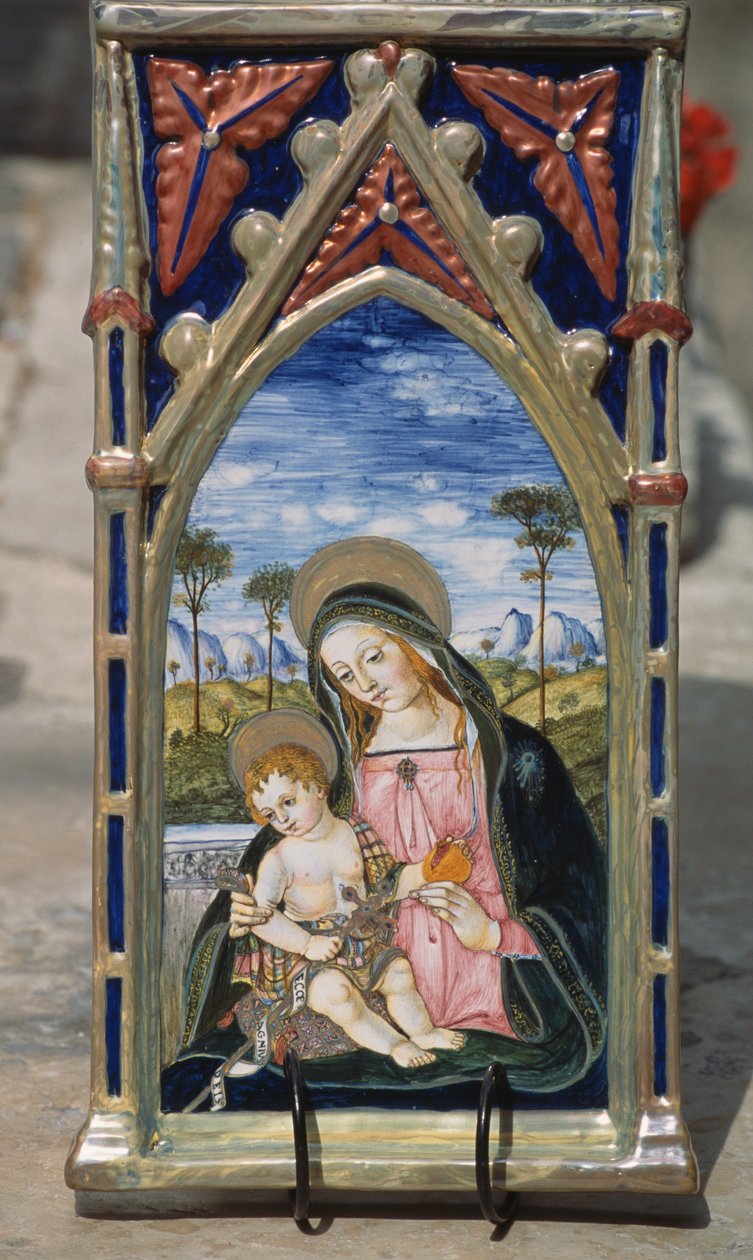Beschilderde keramische tegel met Madonna en Kind, Gualdo Tadino, Umbrië, Italië door William M. Timlin