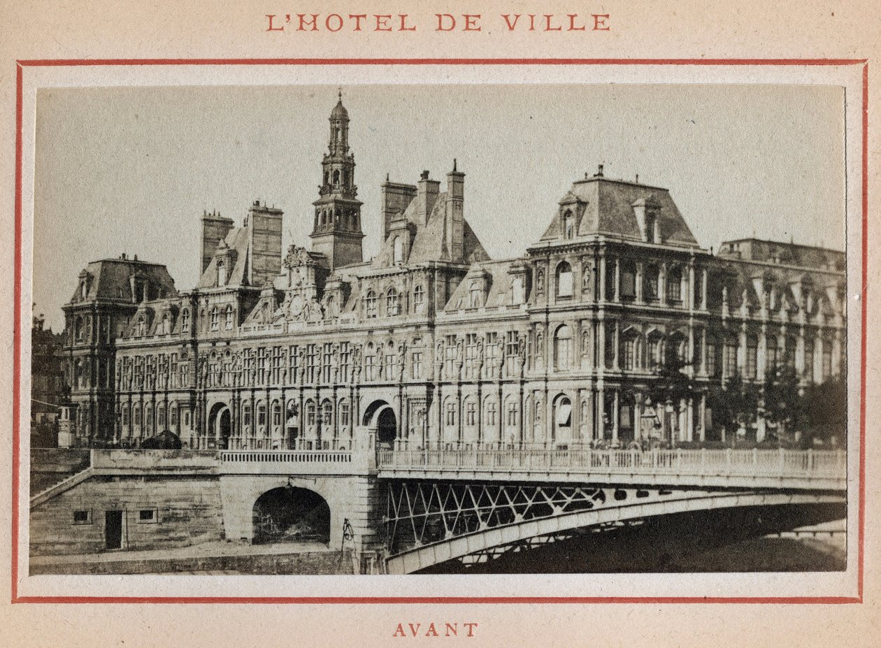 Parijse Commune (1871): uitzicht op het Hotel de Ville in Parijs voor de brand in mei 1871. Foto van Pierre Pepetit door Unbekannt