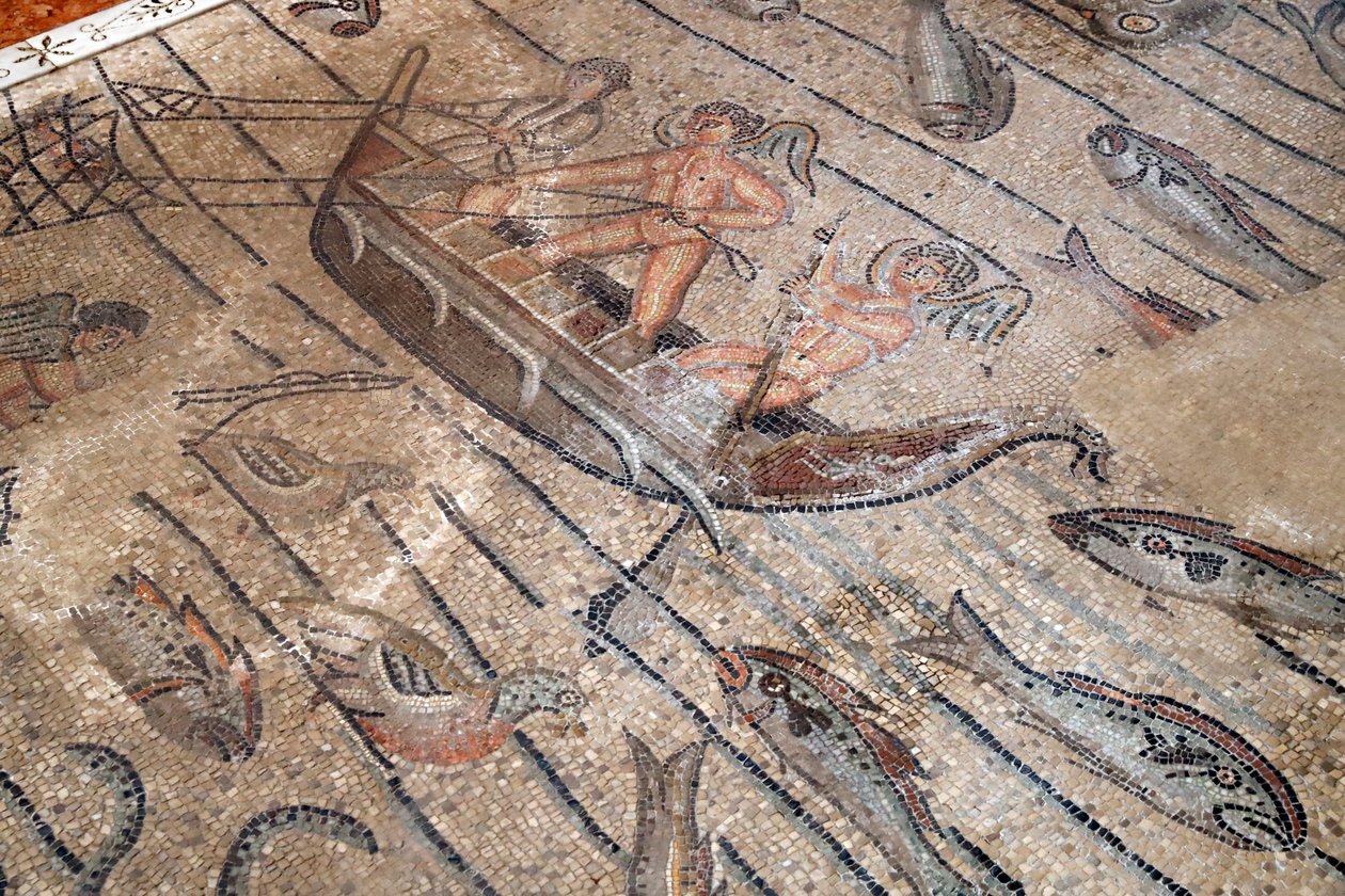Patriarchale Basiliek van Aquileia. Mozaïekvloer met christelijke symboliek, 4e eeuw. Italië. door Alec Hunter