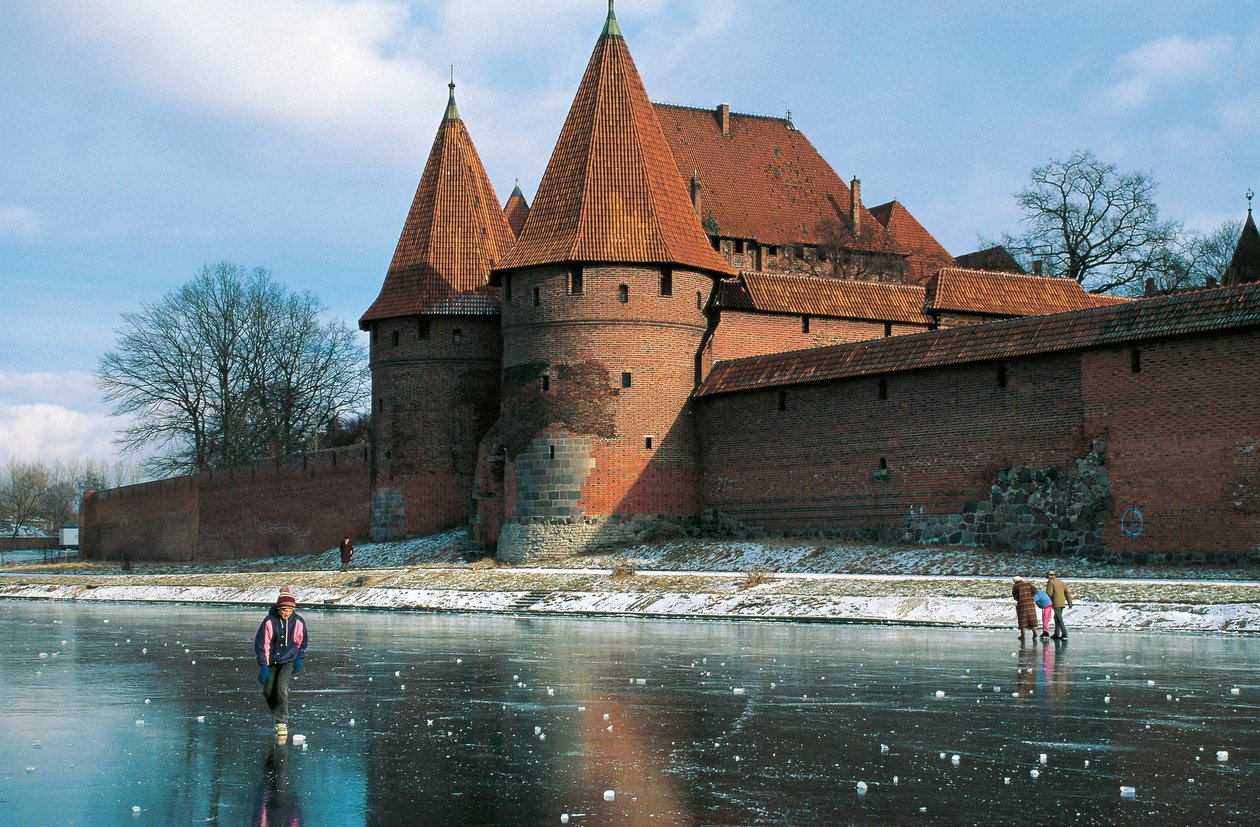 Polen, Pomerskie woiwodschap, Malbork, Kasteel, Gotische vesting gebouwd door de Teutoonse Orde door Benjamin Baud