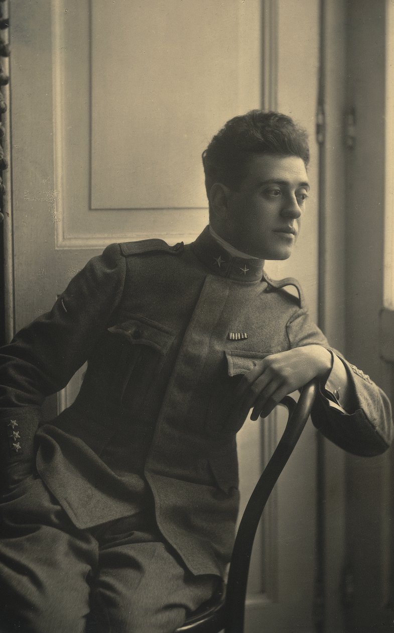 Portret van de advocaat Domenico Fiore in militair uniform door Unbekannt