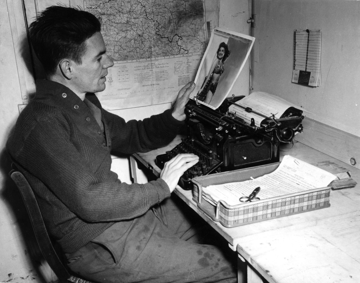 Tweede Wereldoorlog (1939-1945): Mutzig (Elzas) Frankrijk 1 december 1944: Korporaal Flanerty, chroniqueur van de Beachead News (GI
