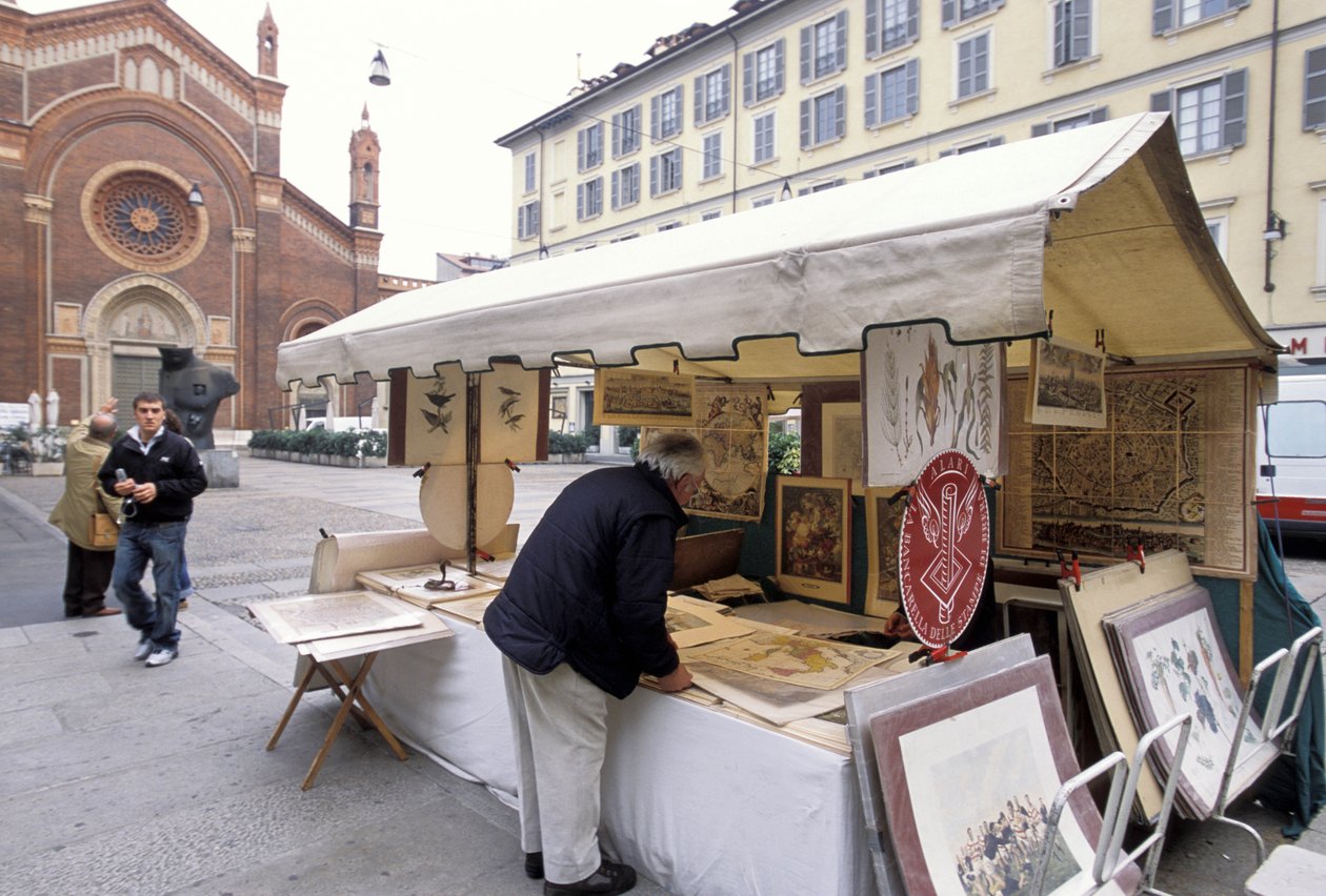 Kraam met prenten, Piazza del Carmine, Milaan, Lombardije, Italië door Unbekannt