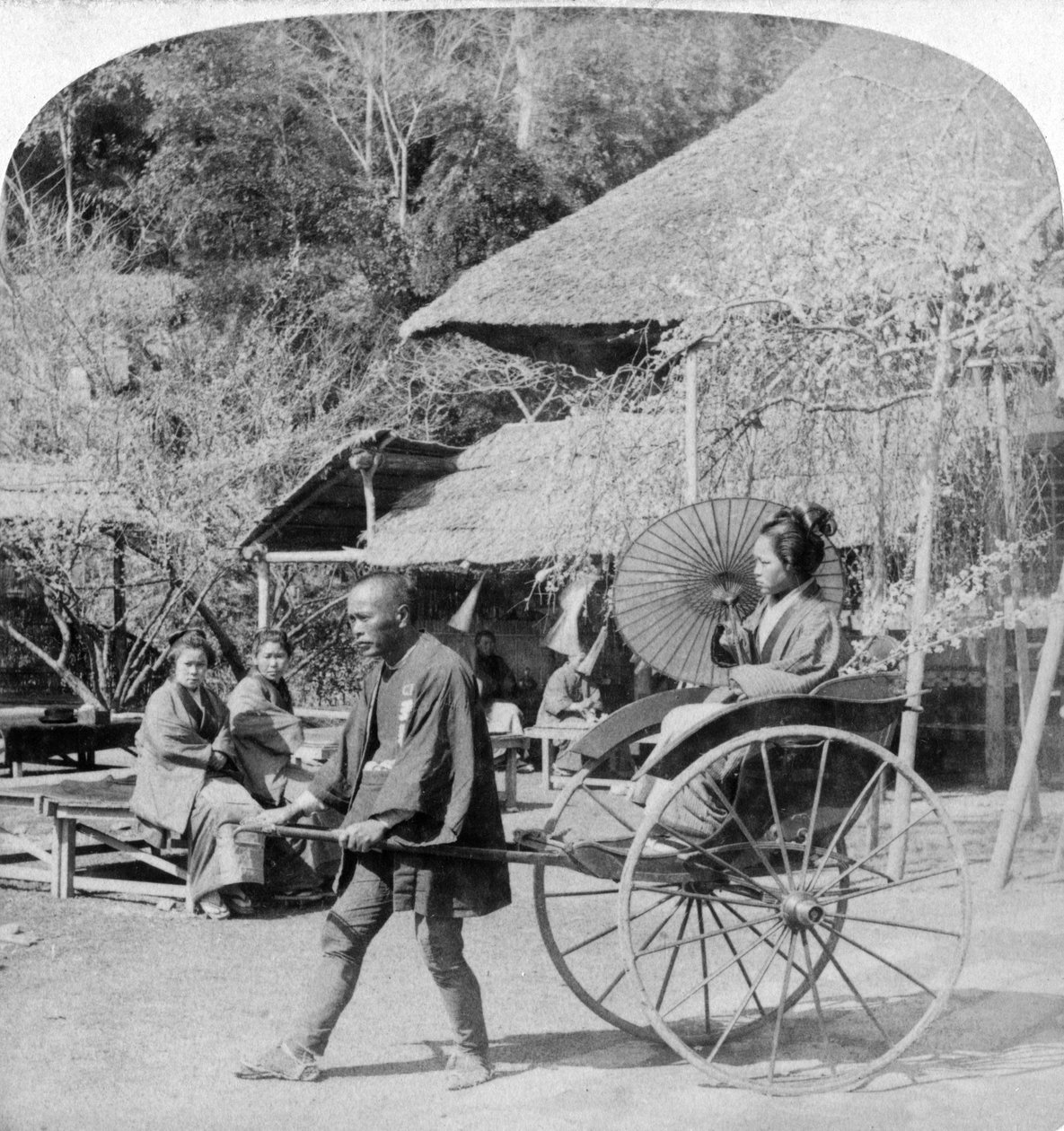 Een ochtendrit in een jinrikisha-riksja, Sugita, Japan, 1896 door Underwood and Underwood
