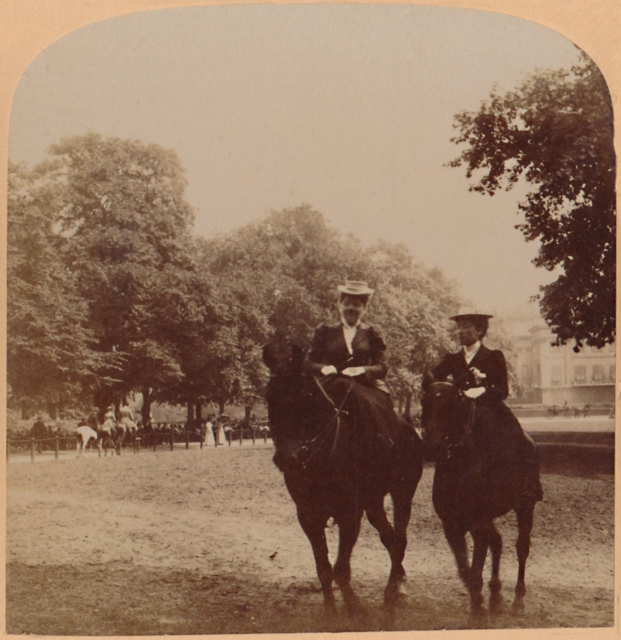 Een vroege ochtendrit, Rotten Row, Hyde Park, Londen, Engeland, 1896 door Underwood and Underwood