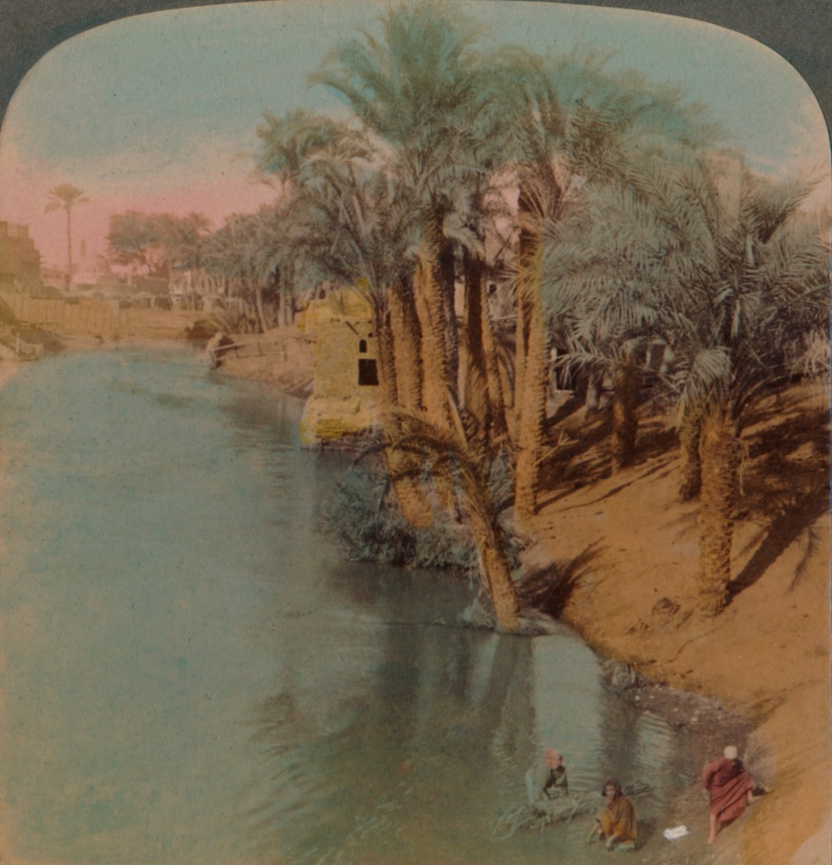 In de Fayum, de rijkste oase in Egypte aan de Bahr Yussef rivier Jozef, naar de Nijl, 1902 door Underwood and Underwood