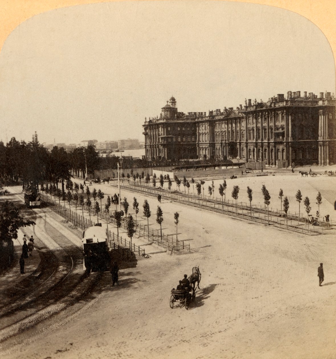 Het Keizerlijk Winterpaleis vanaf Nevsky Prospect, St. Petersburg, Rusland, 1897 door Underwood and Underwood