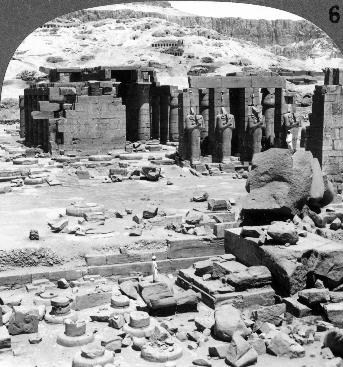 Het Ramesseum, de tempel van Ramses II, in Thebe, Egypte, 1905 door Underwood and Underwood