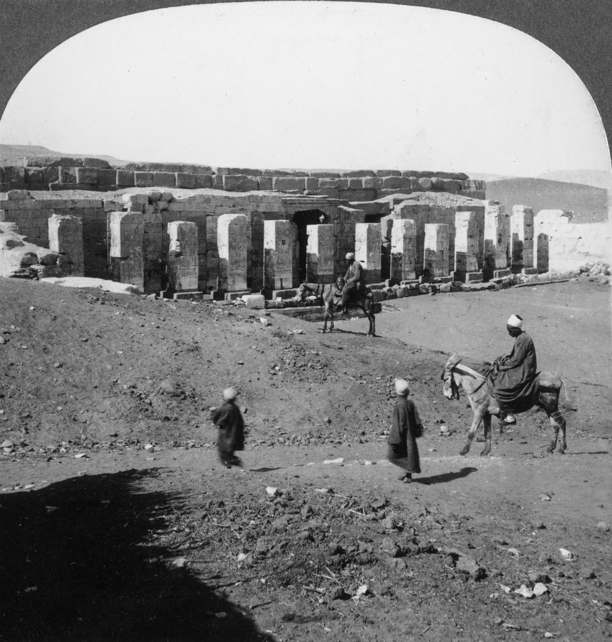 De tempel van Sethos I, Abydos, Egypte 1905 door Underwood and Underwood