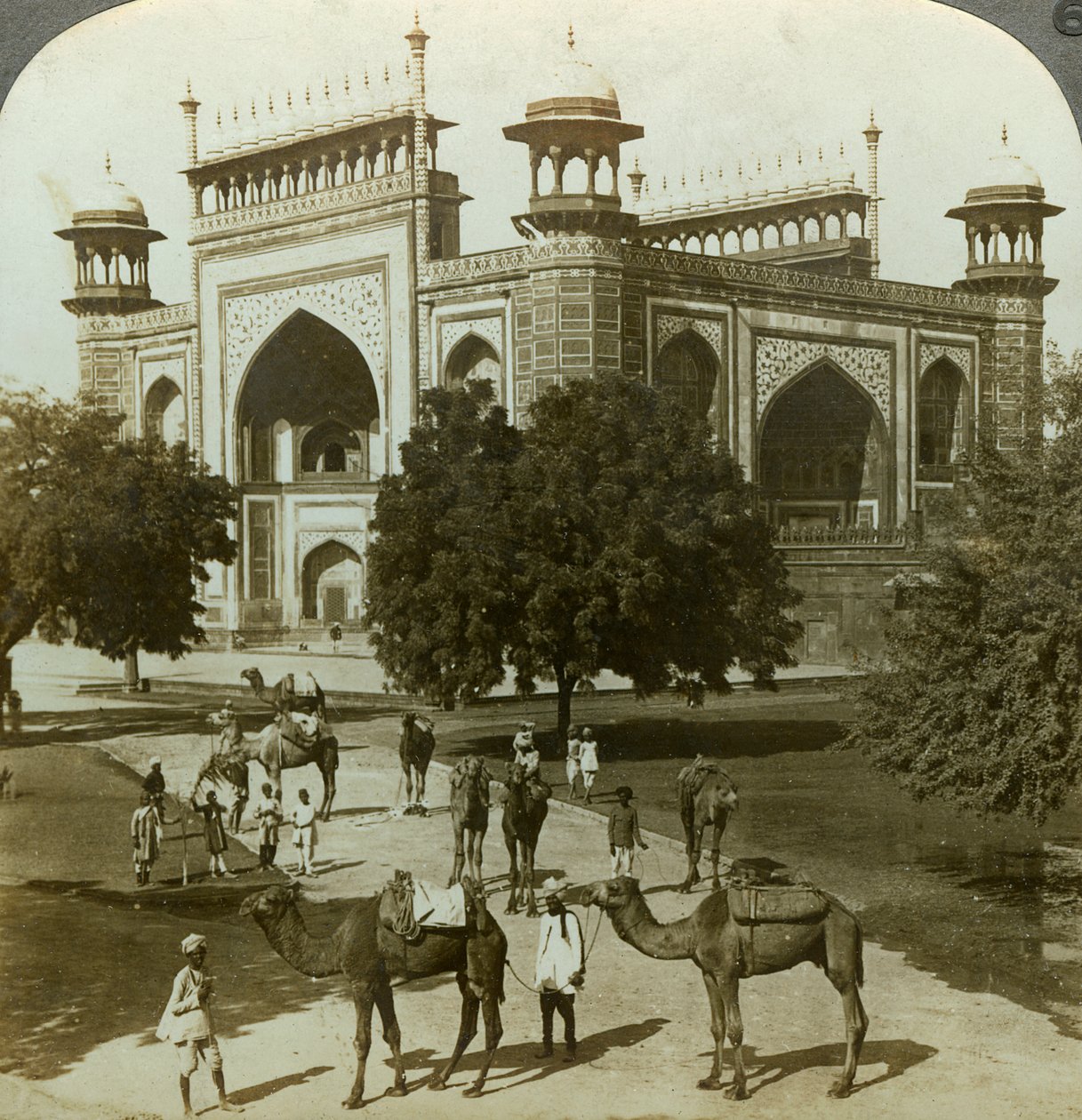 Graf van Akbar, Sikandarah, Uttar Pradesh, India, c1900s door Underwood and Underwood