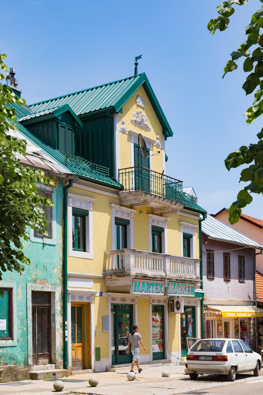 Baja Pivljanina Straat, Cetinje, Montenegro door Unknown