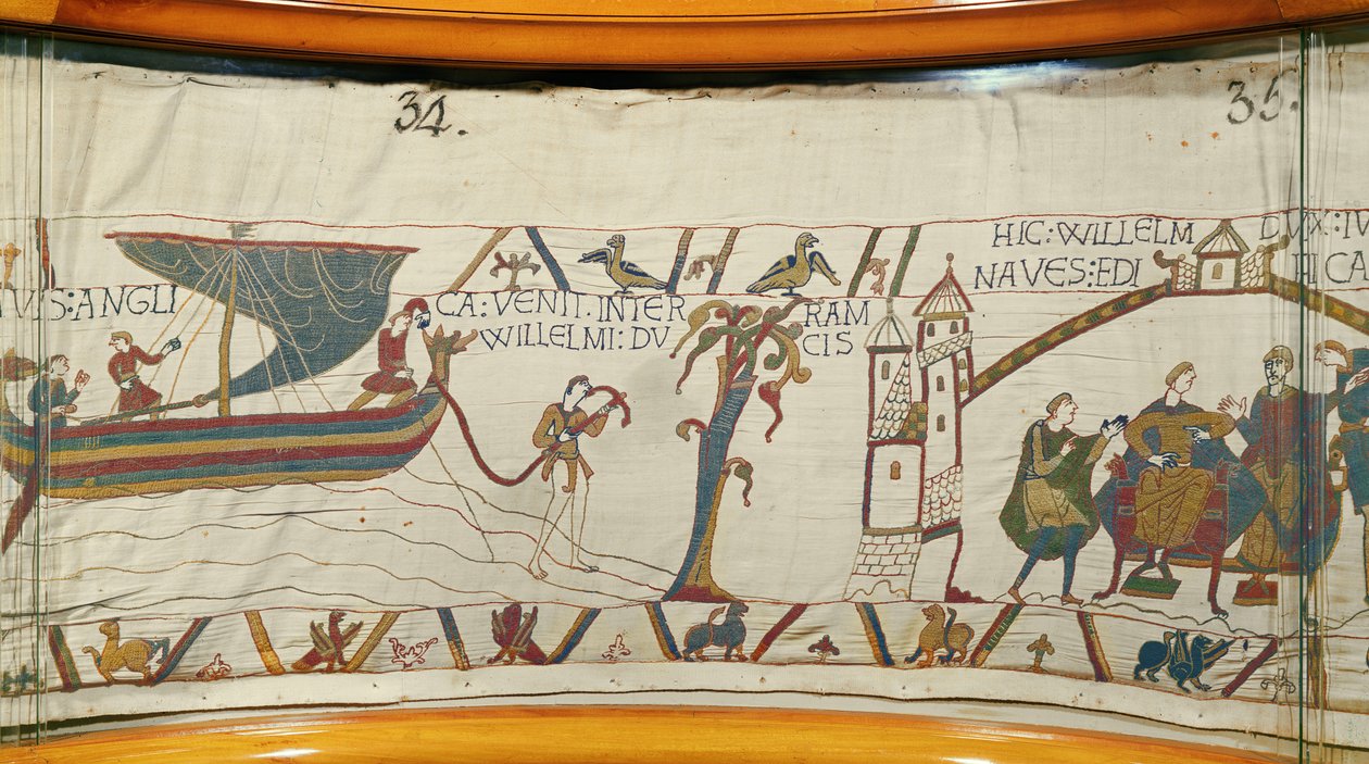 Een schip landt in Normandië met nieuws over de kroning van Harold, Tapijt van Bayeux door Unknown artist