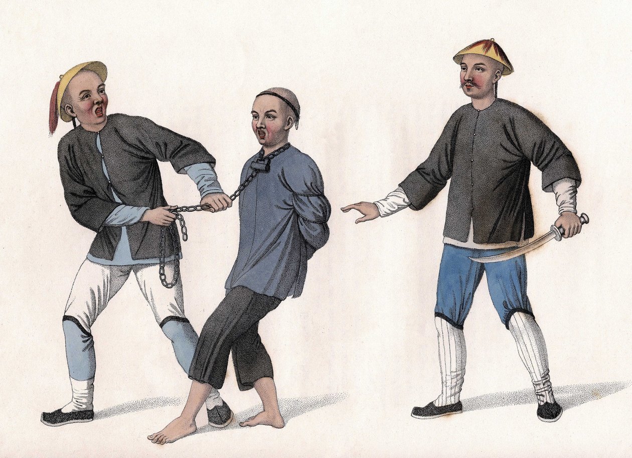 Een beschuldigde wordt naar de gevangenis gebracht, vastgebonden met een ketting om zijn nek. Gravure, in 