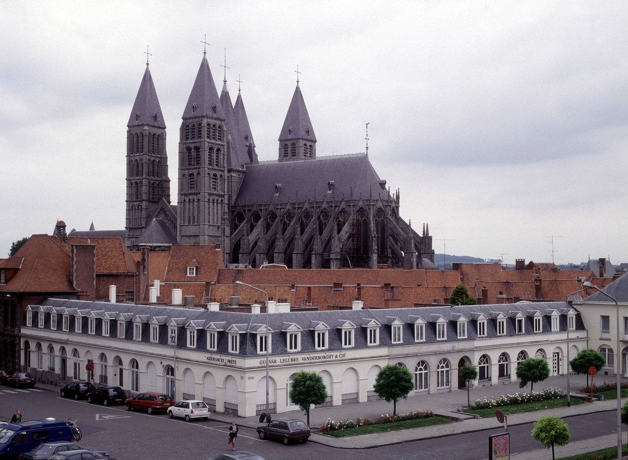 Kathedraal van Doornik (België), buitenaanzicht door Unknown artist