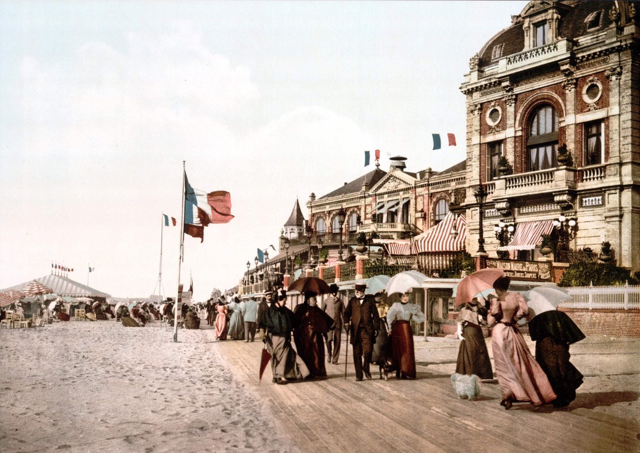 Promenade - Grote salon - Trouville. Fotochroom ca. 1890. door Unknown artist