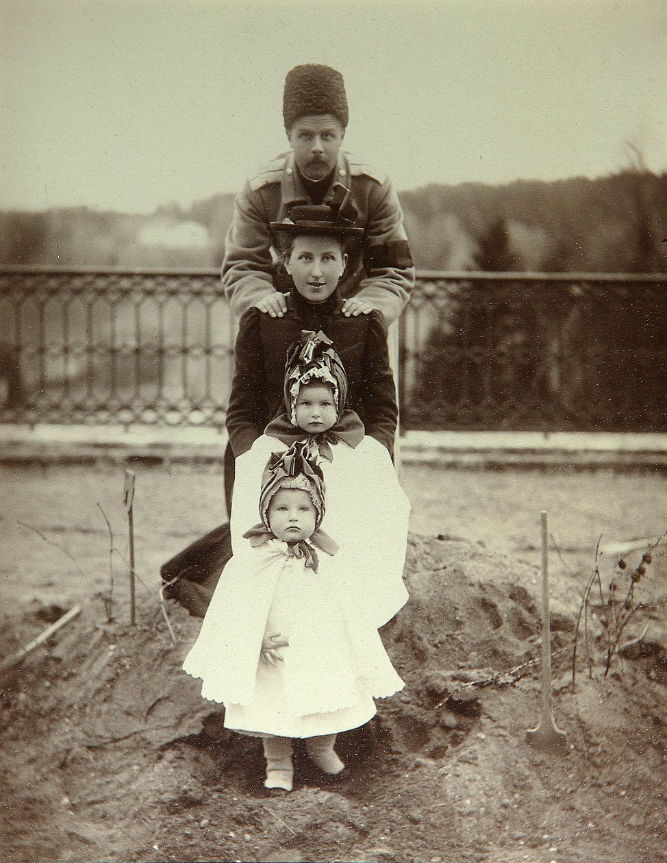 De familie van hertog Fyodor Uvarov in landgoed Porechye. Albuminefoto door Unknown artist