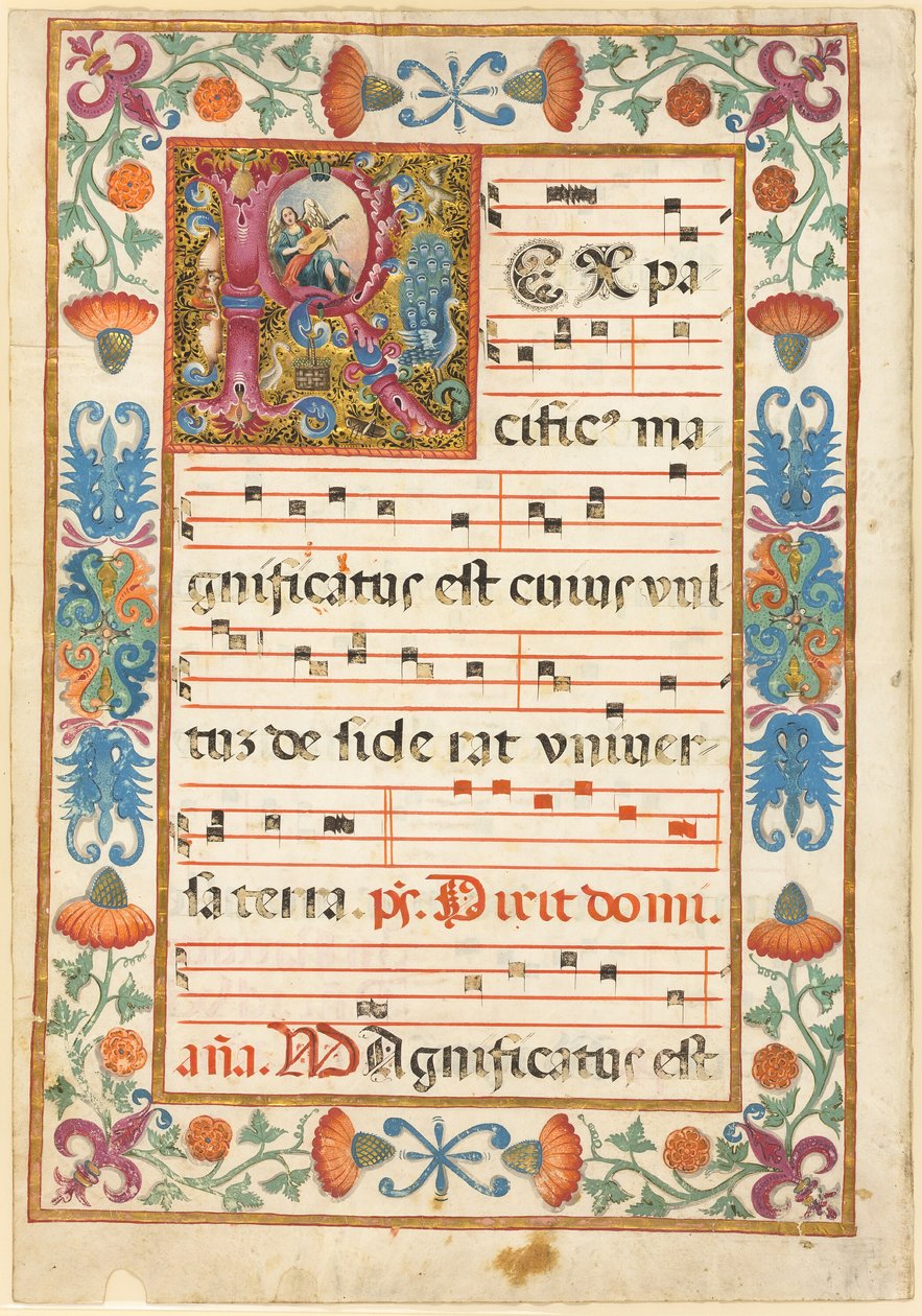 Engel die een instrument bespeelt in een versierde initiaal "R" met flora, fauna en grotesken, uit een antifoon door Unknown artist