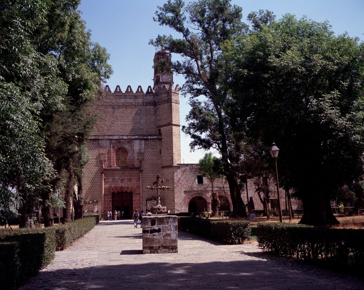 Kunst Mexico: uitzicht op het Augustijnenklooster (klooster van San Augustin Acolman) uit 1571 door Unknown artist