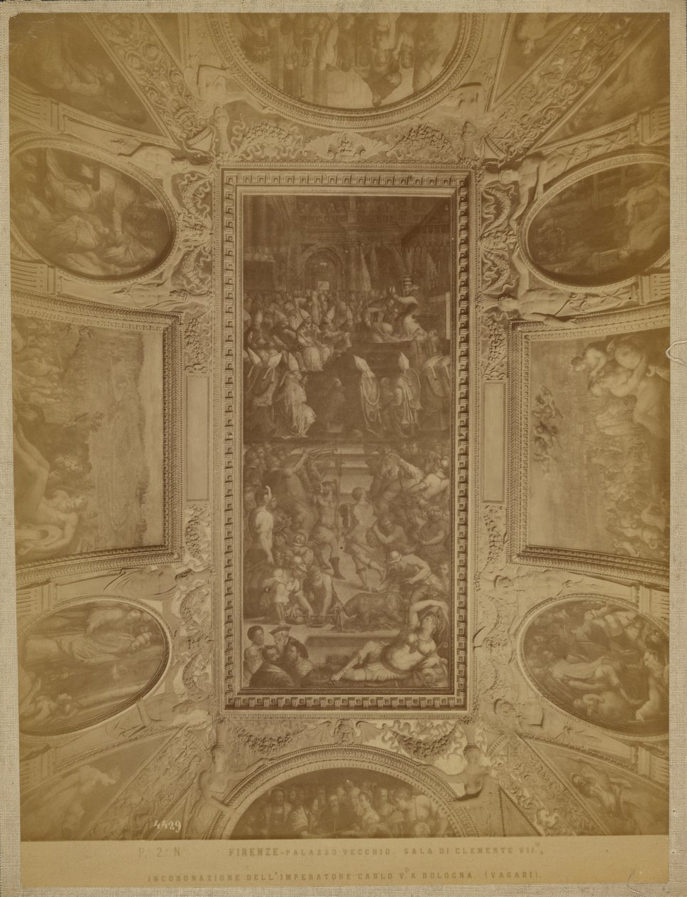 Florence - Palazzo Vecchio. Hal van Clemens VII, kroning van keizer Karel V door Unknown artist