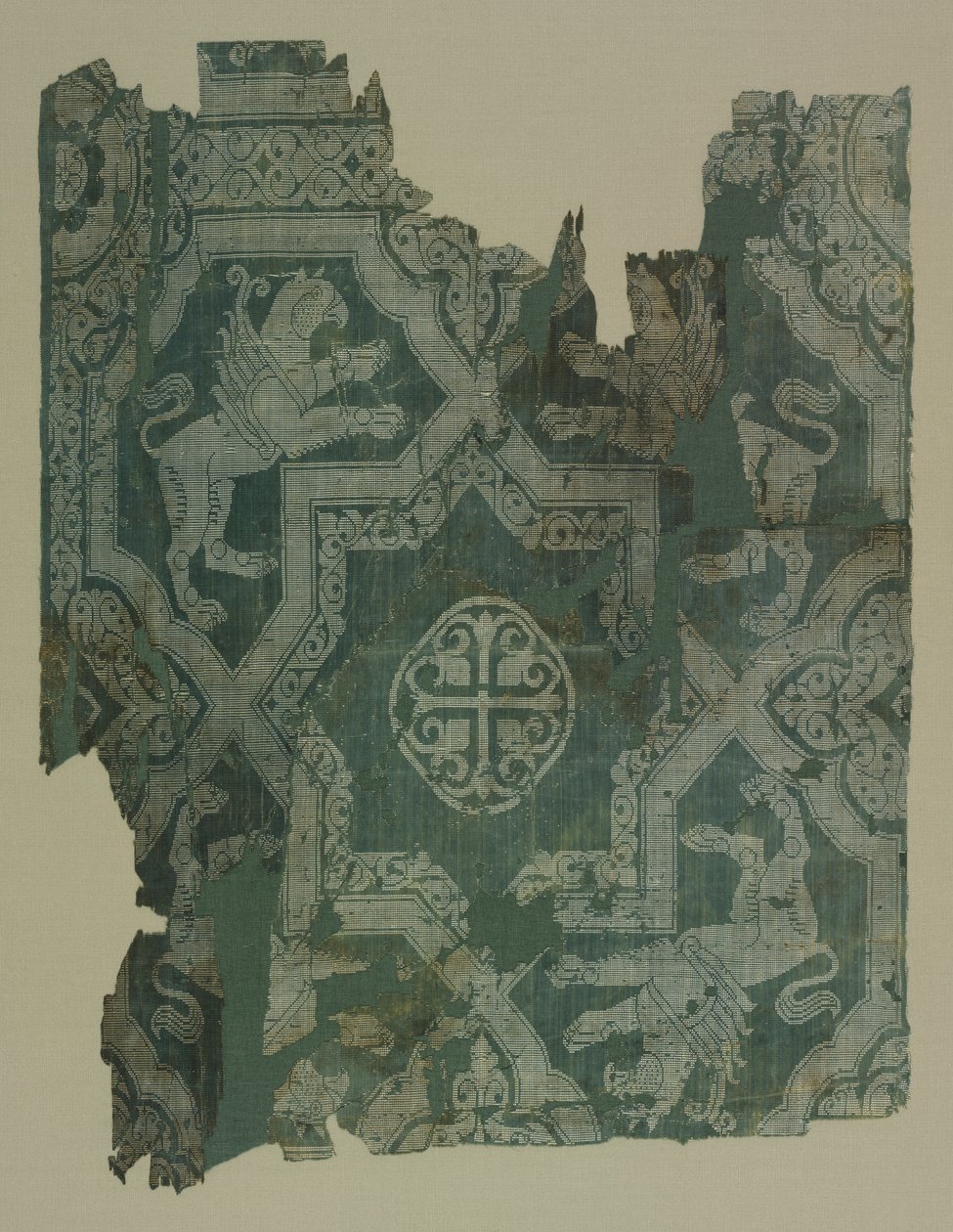 Fragment met sterpatroon en griffioenen door Unknown artist