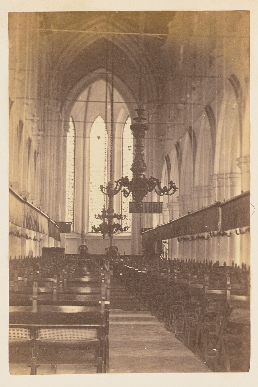 [Binnenzicht van een kerk]. door Unknown artist