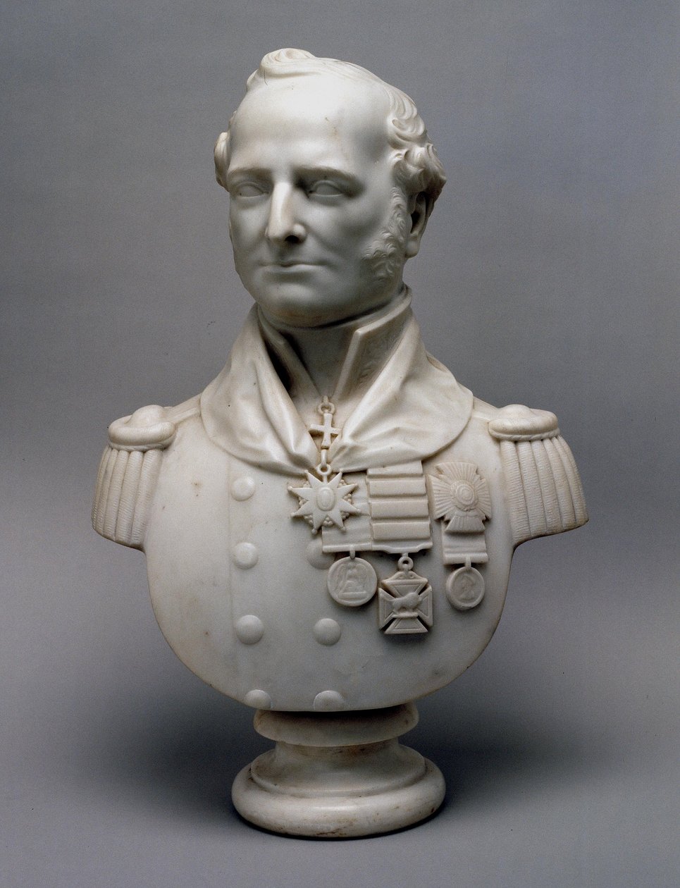Marmeren portretbuste van Generaal-majoor Sir Charles Philip Belson, KCB door Unknown artist