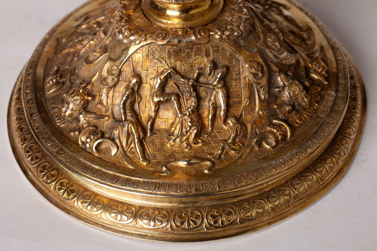 Metaalsmeedkunst. Kelk. Geschenk van kanunnik A. Le Vaillant de la Bassarderie, deken van het kathedraalkapittel 1726 tot 1758. 18e eeuw (detail) door Unknown artist