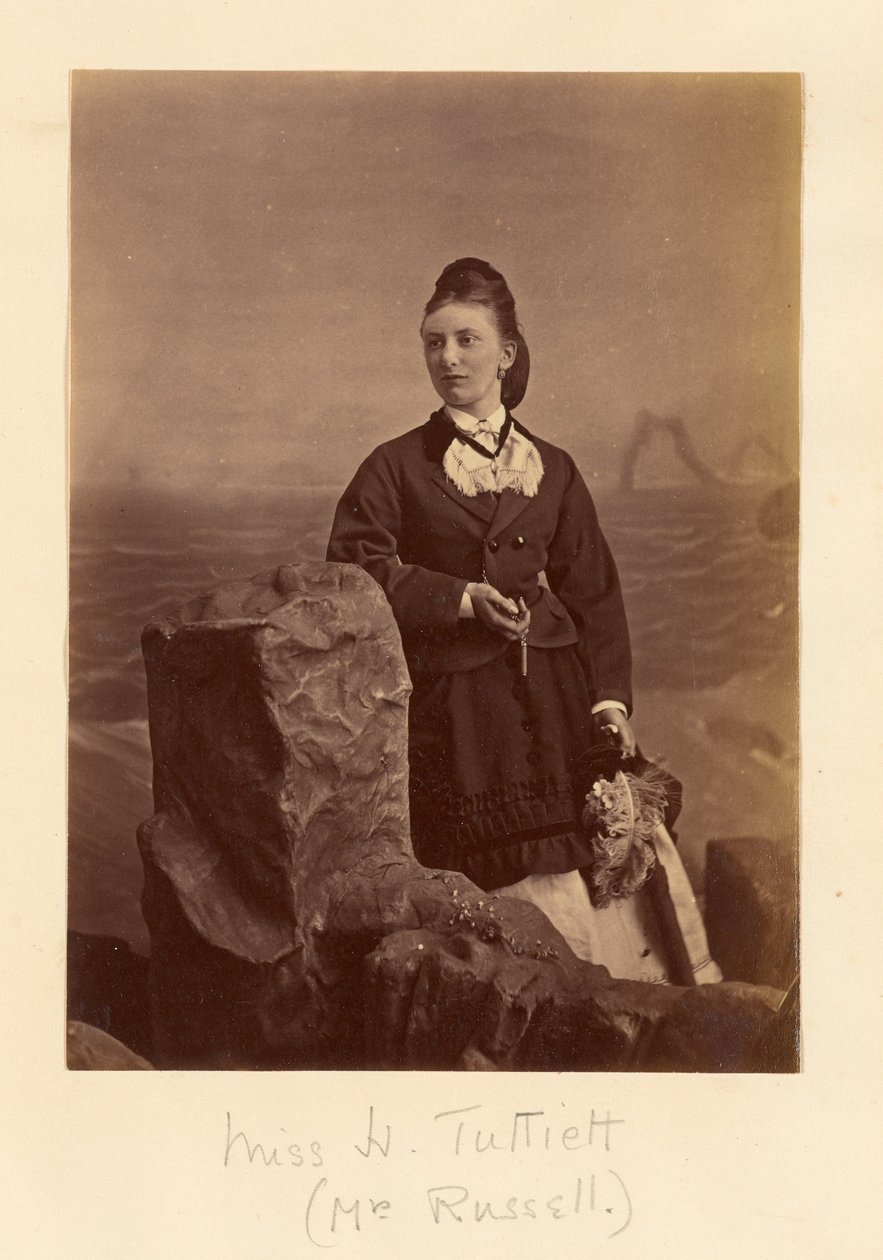 Miss H. Tuttiett (Mrs. Russell) door Unknown artist