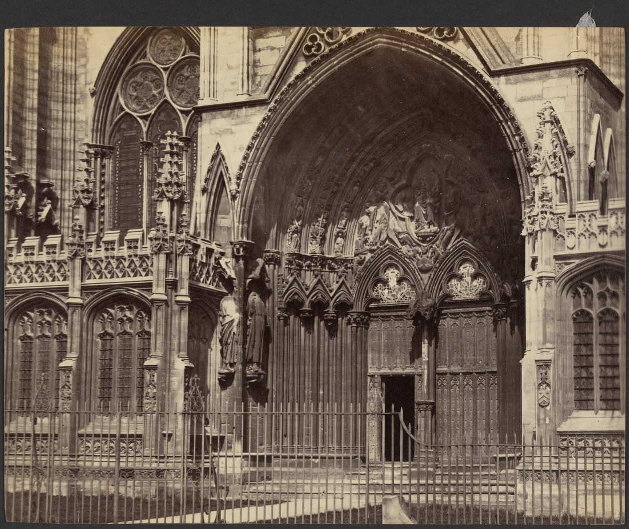 [Portaal van een kathedraal]. door Unknown artist