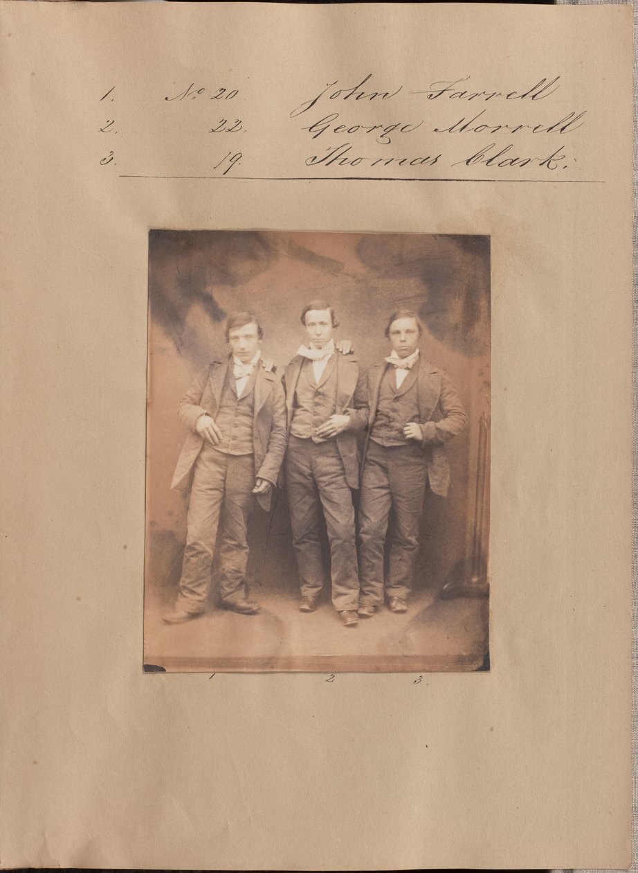 [Portret van John Farrell, George Morrell en Thomas Clark]. door Unknown artist