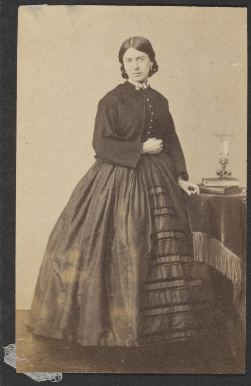 [Portret van een vrouw]. door Unknown artist