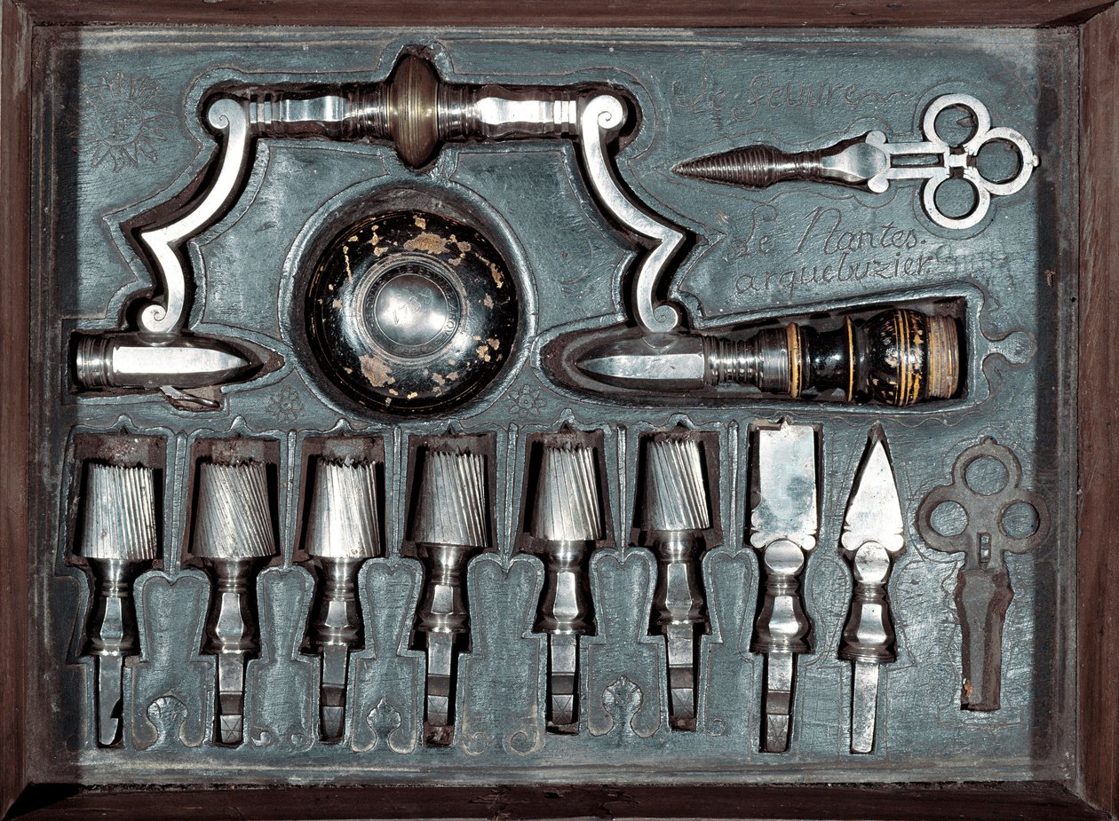 Trepan, chirurgisch gereedschap (boor) met accessoires. 1768 Parijs, museum van de geschiedenis van de geneeskunde door Unknown artist