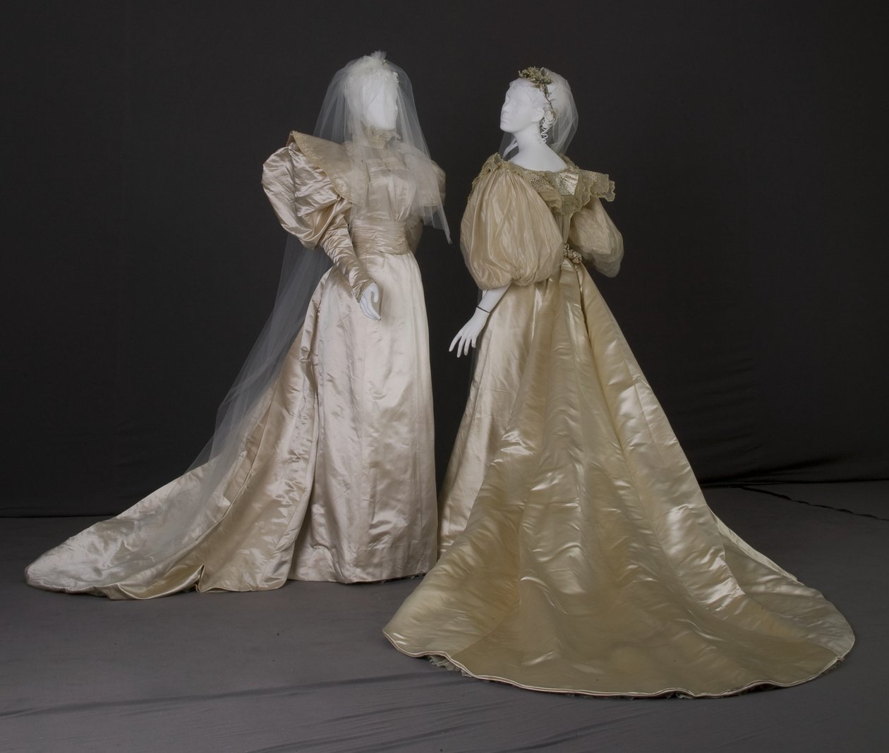 Trouwjurken door Unknown artist