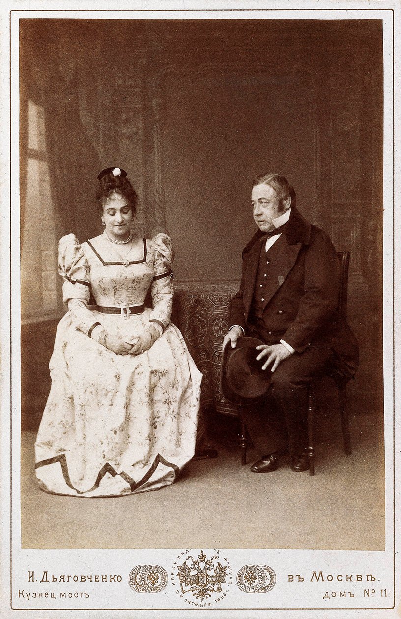 Acteurs Maksheev en Nikulin in een scène van "Huwelijk" stuk door Nikolai Vasilievich Gogol (1809-1852), Russische schrijver. Maly Theater in Moskou door Unknown photographer