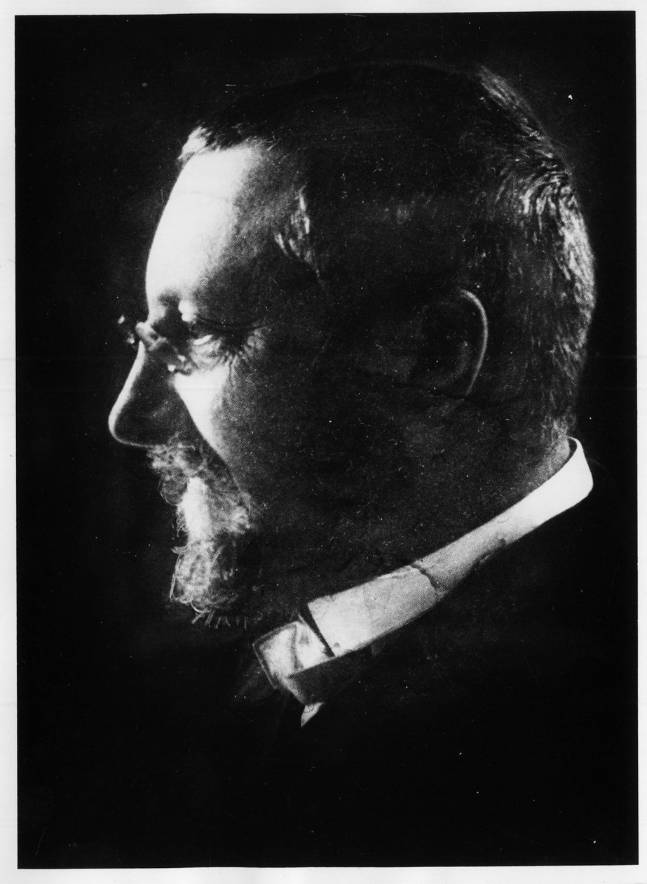 Alfred Binet, Franse fysioloog en psycholoog, leerling van Charcot (1857-1911) door Unknown photographer