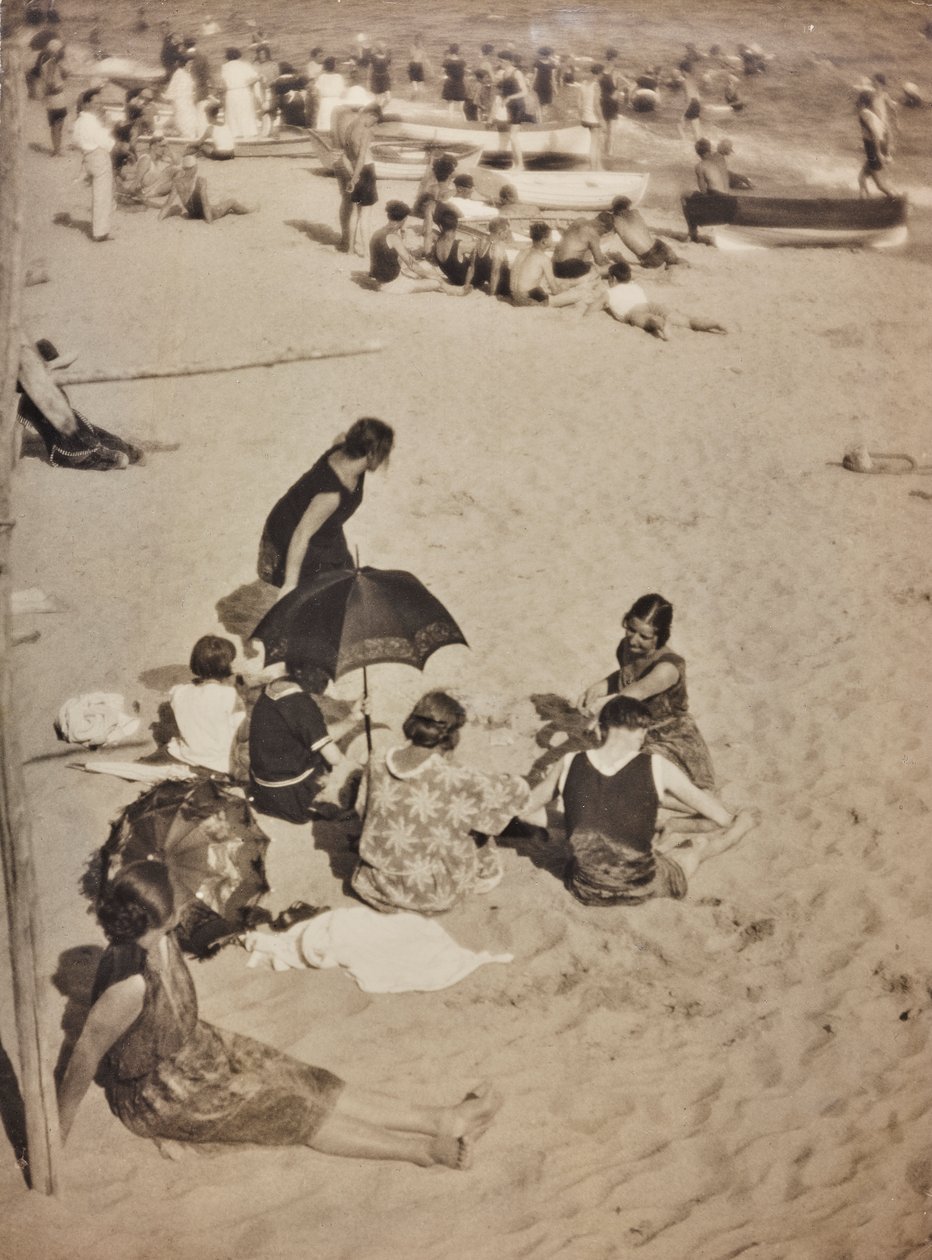 Op het strand door Unknown photographer