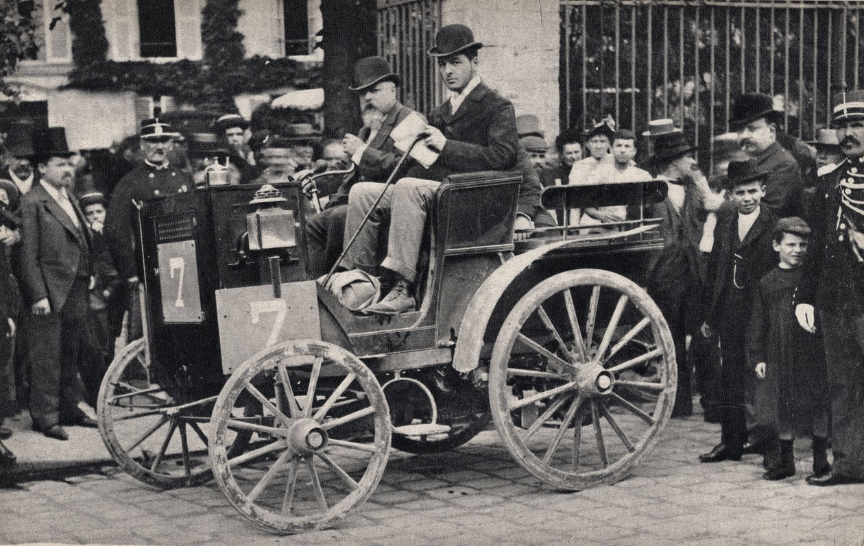 Deelnemers aan een paardenloze autorace, auto door Unknown photographer