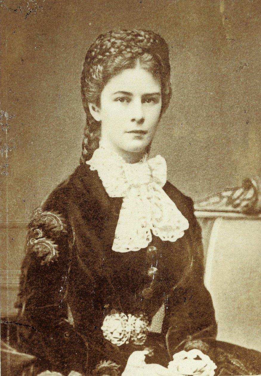 Elisabeth, keizerin van Oostenrijk en koningin-gemalin van Hongarije (24 december 1837 – 10 september 1898) door Unknown photographer