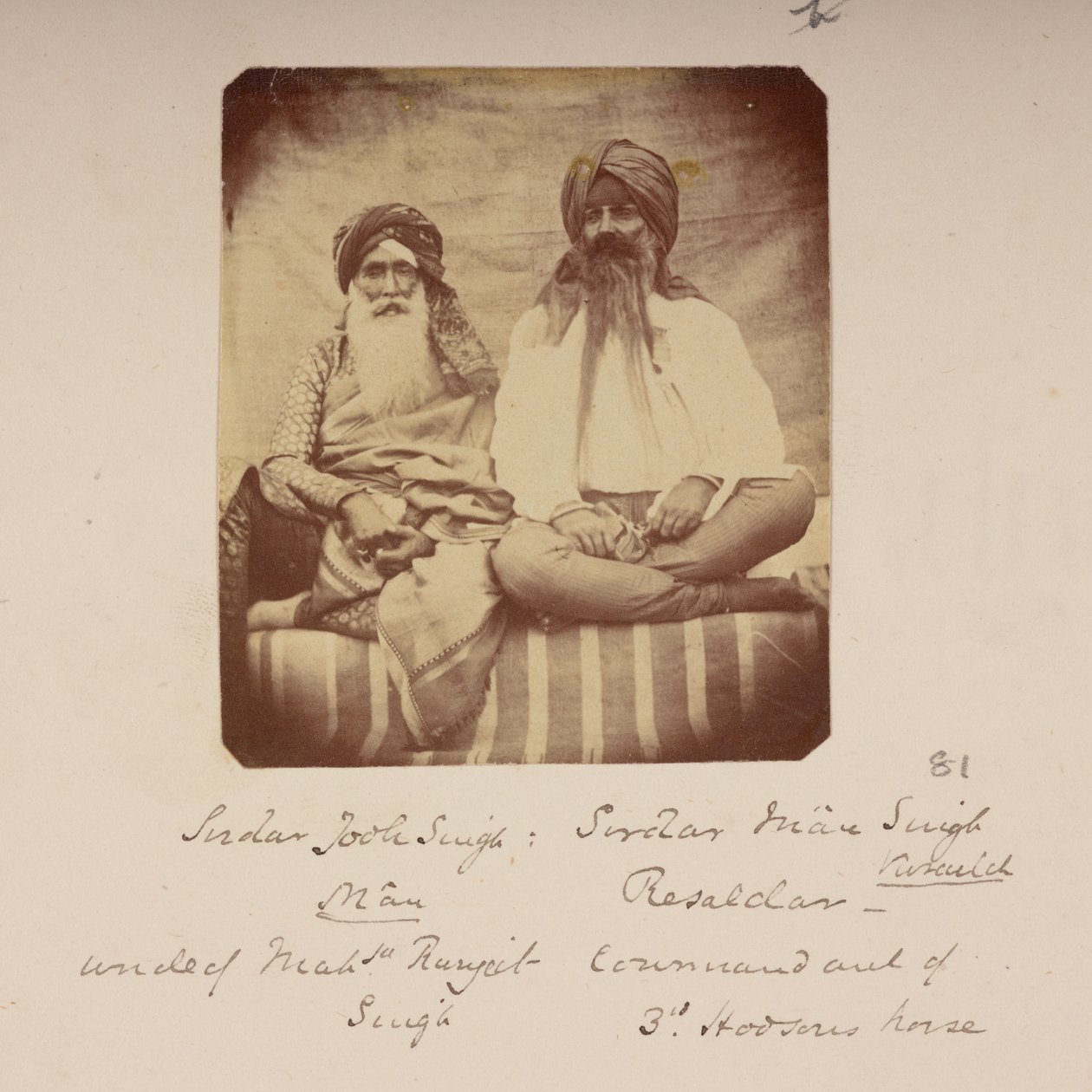 Hoofdmannen uit de geboortestad van Ranjit Singh: zijn oom, Jodh Singh Mann (links), en Man Singh Vuraich, Gujranwala, ca. 1860 (z/w foto) door Unknown photographer
