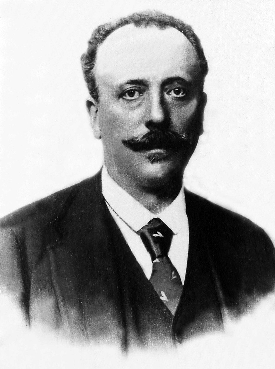 Portret van Adrien Albert Marie Comte de Mun (1841-1914), Franse politicus. door Unknown photographer