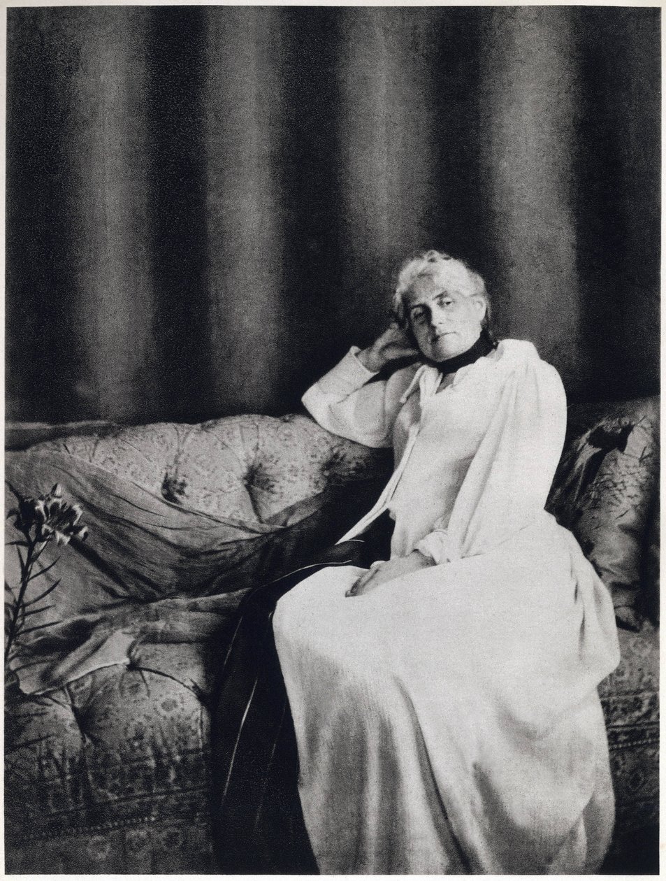 Portret van Berthe Morisot, ca. 1893 (zwart-wit foto) door Unknown photographer
