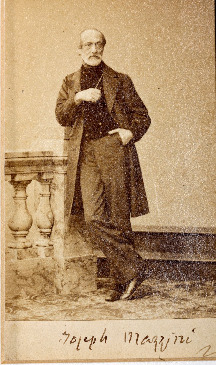 Portret van Giuseppe Mazzini, met handtekening door Unknown photographer