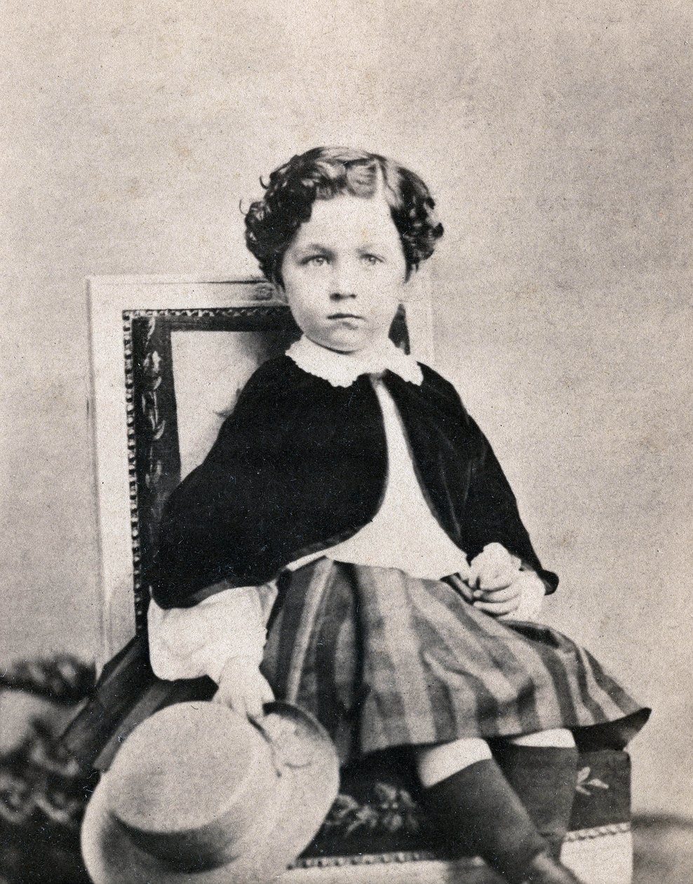 Portret van keizerlijke prins Eugene Louis Napoleon Bonaparte (1856-1879), zoon van Napoleon III. Anonieme foto genomen in Fontainebleau in juni 1860 door Unknown photographer