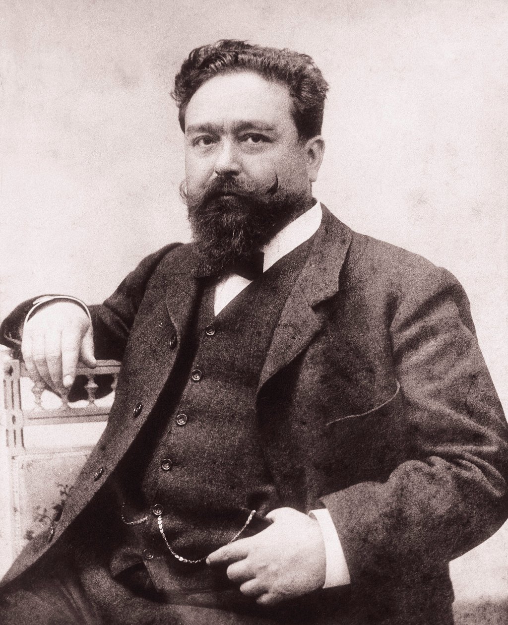 Portret van Isaac Albeniz (1860-1909), Spaanse pianist en componist. Fotografie, 1886. Stichting Albeniz, Madrid. door Unknown photographer