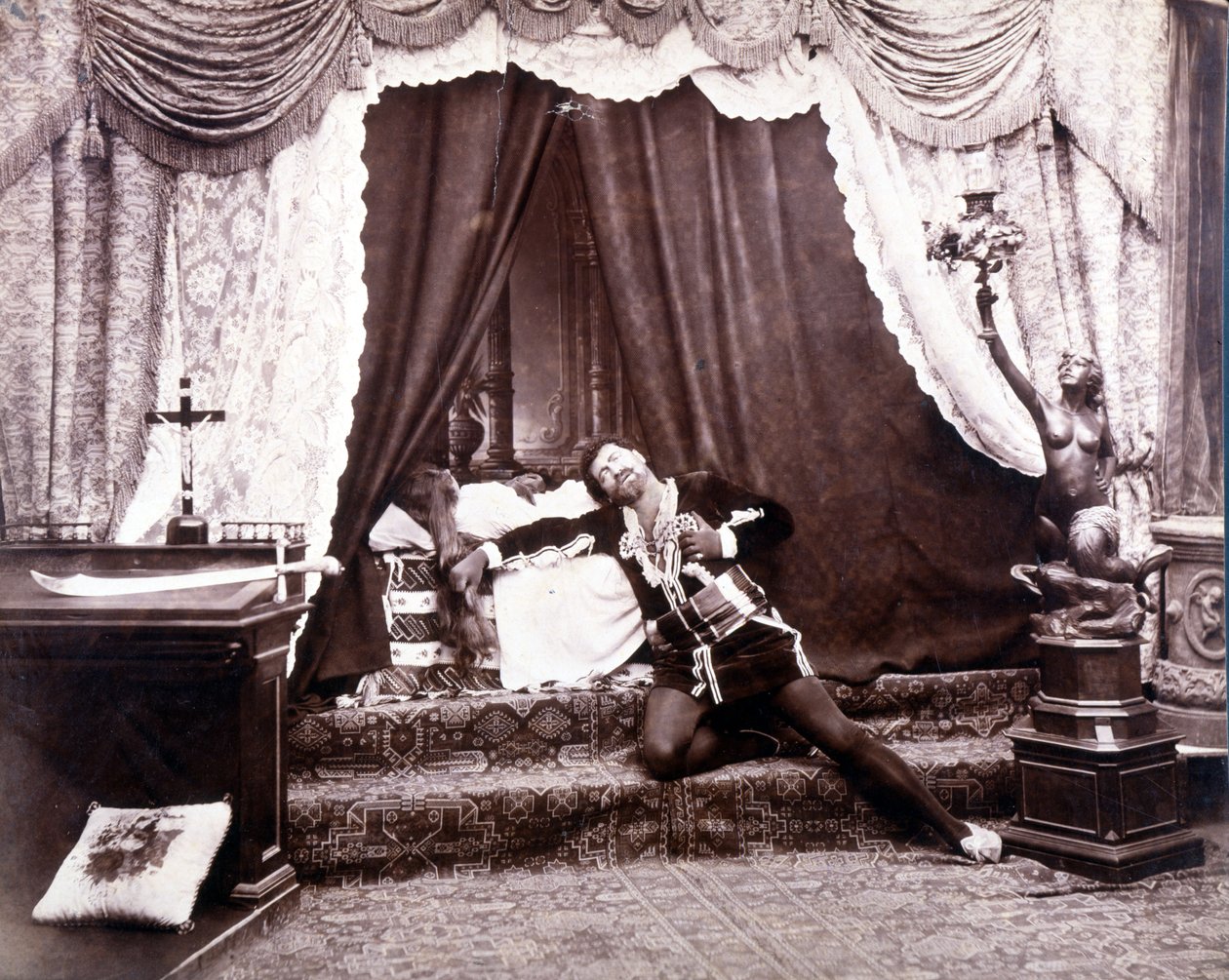 Portret van de Italiaanse tenor Francesco Tamagno (1850 - 1905) in de laatste akte van de Otello door Giuseppe Verdi door Unknown photographer