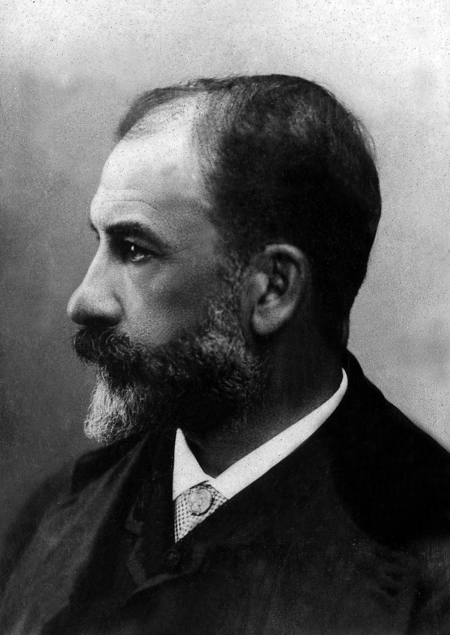 Portret van Leon Joseph Florentin Bonnat (1833-1922), Franse academische schilder door Unknown photographer
