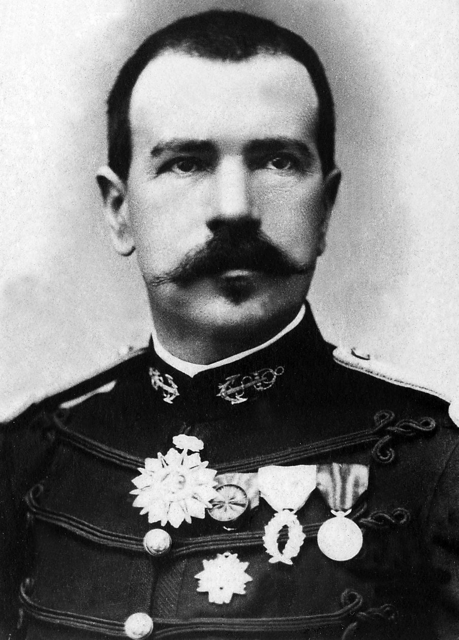 Portret van Parfait Louis Monteil, luitenant-kolonel van de Marine Infanterie en ontdekkingsreiziger. door Unknown photographer