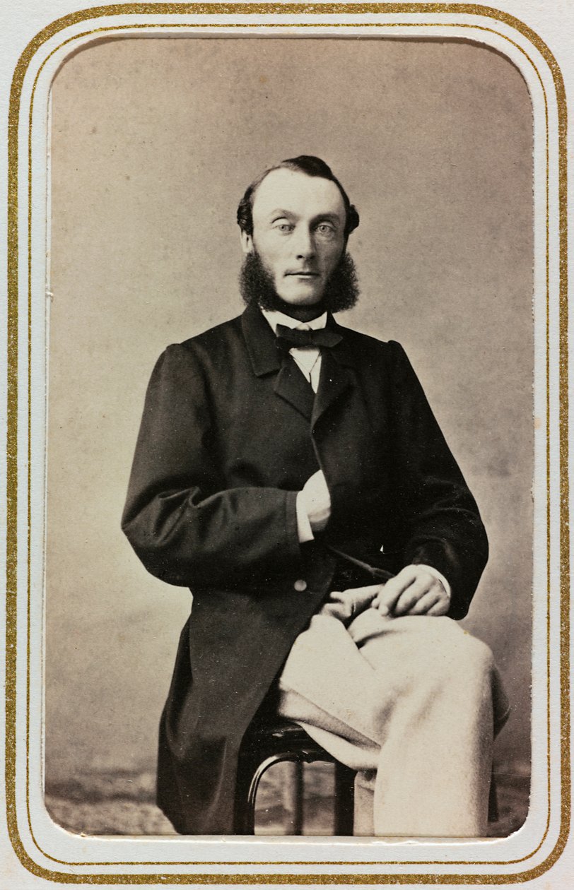Portret van een man, carte de visite; de steun bevat de aanduiding "Robert Ditzinger (1826-1891)" door Unknown photographer